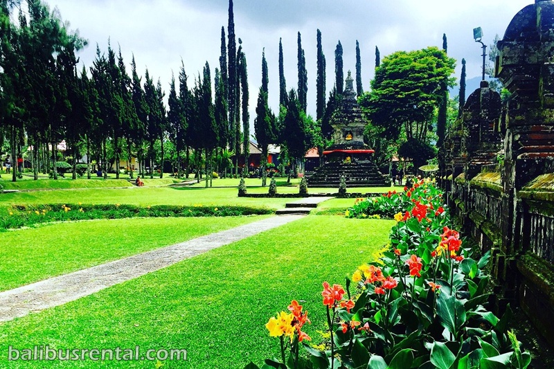 Budhist temple located beside of ulun danu temple