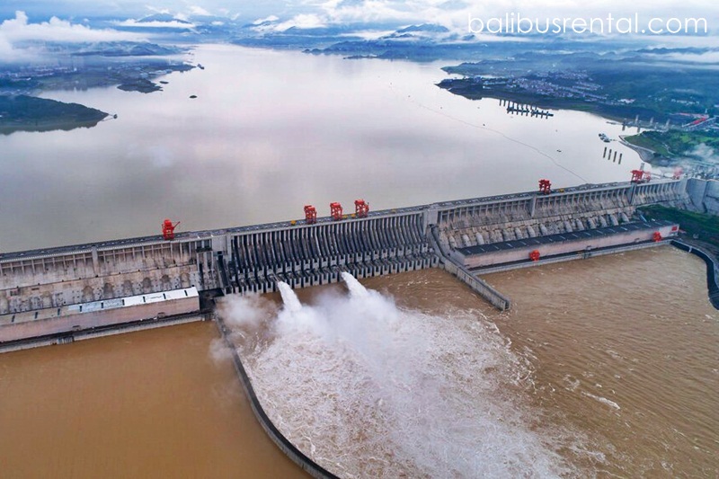 mega dam in Tibet that will produce three times the amount of electricity